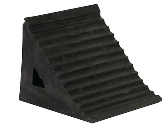 Buyers Rubber Wheel Chock with Chain Eye, 7x7x9.5 • WC796R