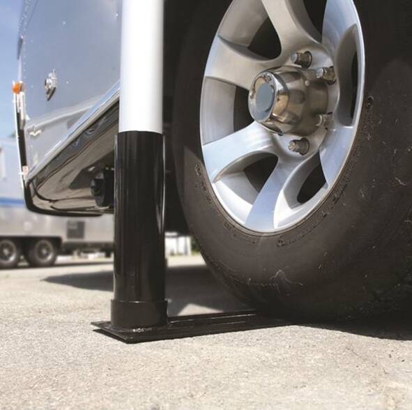 Camco 20' Telescoping Flagpole with Car-Foot Flag Holder & American Flag • 51600