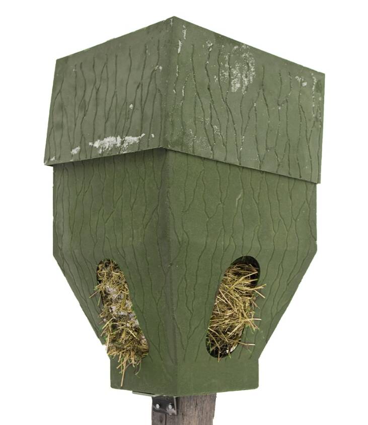 Banks Outdoors Haybank Hay Feeder • HB300
