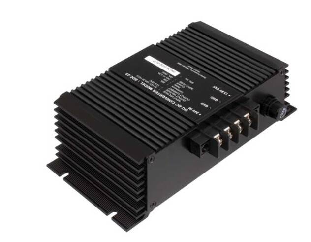 Samlex Step Down DC Converter Input 20-32 VDC, Output 13.8, 12 Amps • SDC-23