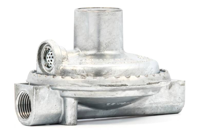 Camco Fixed Single Stage LP Gas Regulator 200,000 BTU  • 59013
