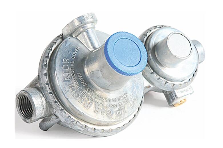 Camco Fixed Two Stage Horizontal LP Gas Regulator (1/4" Inlet x 3/8" FNPT Outlet) 160,000 BTU  • 59323