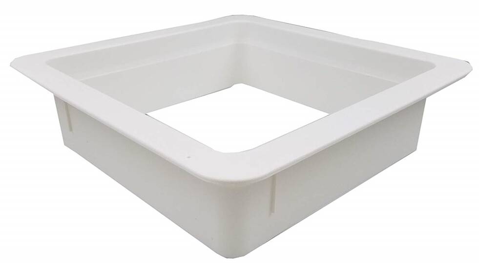 Heng's Replacement Roof Vent Garnish, 4" Vertical Leg - White  • 90094B