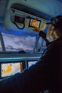 Simrad GO9 XSE 9" Fish Finder/Chartplotter with Active Imaging™ Transducer, C-Map Discover Charts  • 000-14840-002
