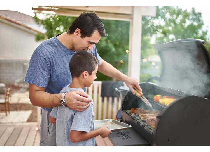 Louisiana Grills Founders Premier 1200 Pellet Grill • 10597