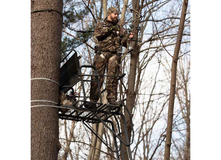 Rivers Edge Lockdown 21' 2-Man Ladder Stand • LD202