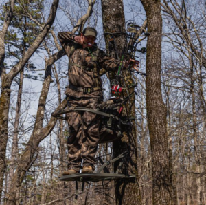 Summit Viper SD Climbing Treestand , Realtree Timber  • SU81138