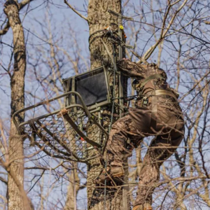 Summit Ledge XT Hang-On Tree Stand  • SU82117