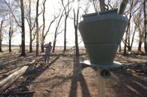 Banks Outdoors Feedbank 600 Gravity Deer Feeder • FB600G