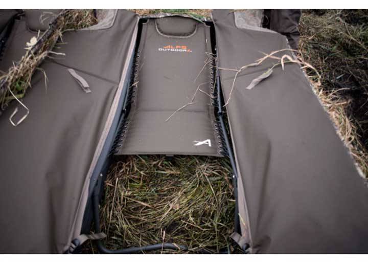 ALPS OutdoorZ Zero-Gravity Layout Blind, Tan  • 9200460