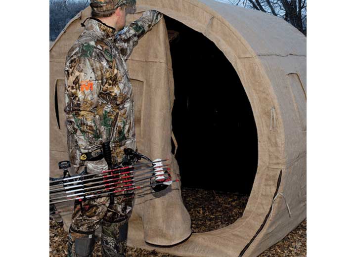 Muddy Bale Hunting Blind, 82