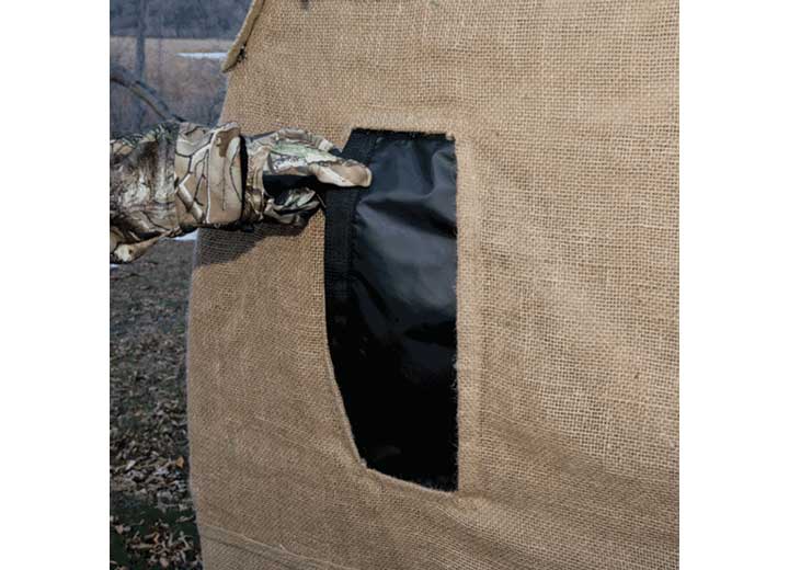 Muddy Bale Hunting Blind, 82