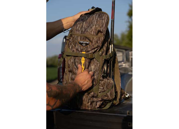 Tenzing 2100 Day Pack, Mossy Oak Bottomlands  • TZG-TNZW-2100