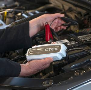 CTEK CT5 Time To Go 12 Volt Battery Charger and Maintainer with Accessories • 40-255