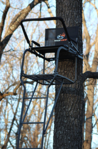 Trophy Treestands Maxgrip Elite 18.5' Single Person Ladderstand  • HVL110