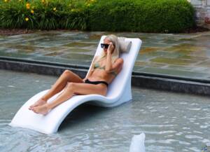 Global Pool Products Lounger Pool Lounge Chair and Connecting Table, White • GPP-LFS-W