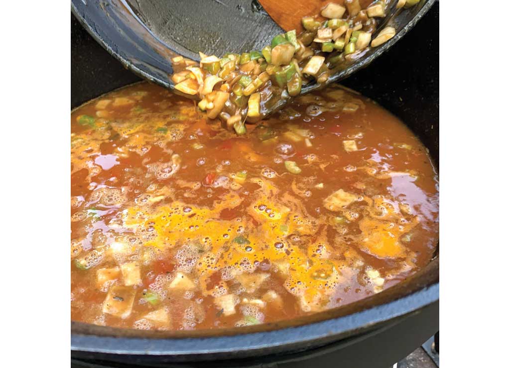 Bayou Classic 15-Gallon Cast Iron Jambalaya Kettle w/ Stand • CI7415