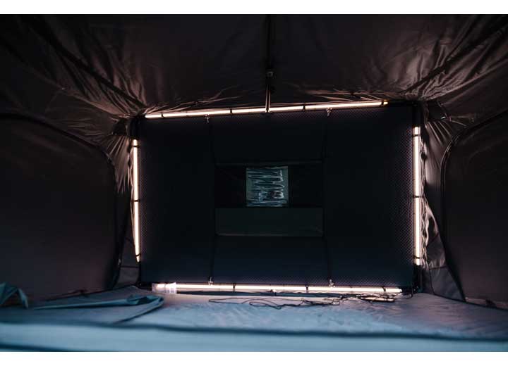 Smittybilt Pop-Up Aluminum Hard Shell Tent  • 2986