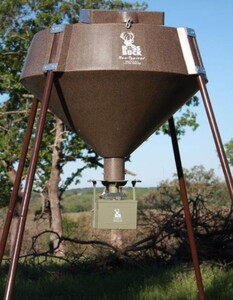 Boss Buck 600-lb Automatic Feeder with 12V Spinner • BB-1.6.A